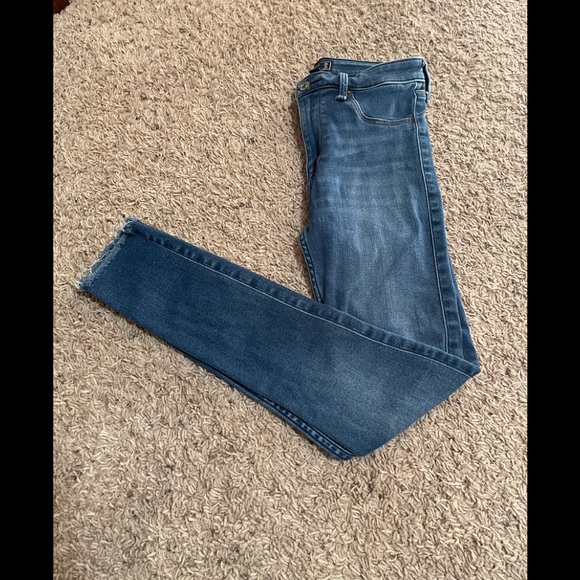 Abercrombie & Fitch Denim - Women’s Abercrombie & Fitch Skinny Jeans